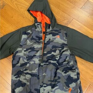 The North Face Kids Camouflage Raincoat - Green and Orange